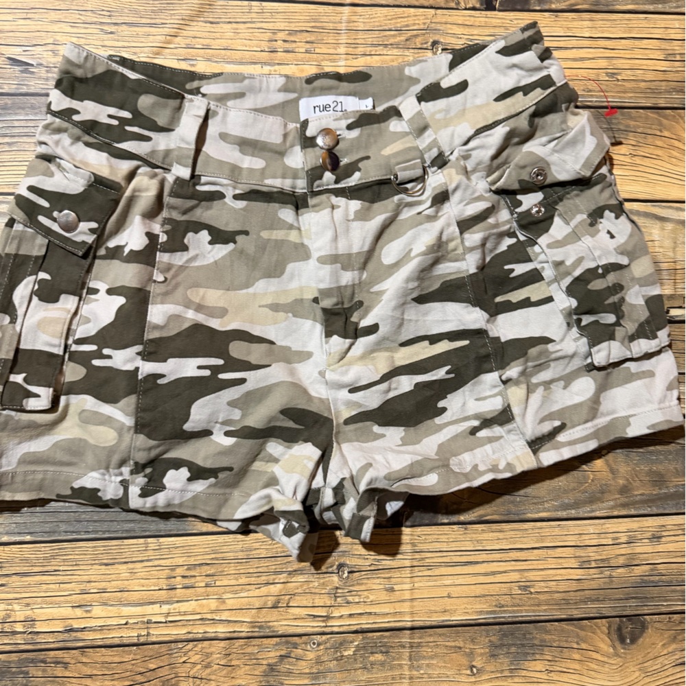 Rue21‎ Camouflage Cargo Shorts